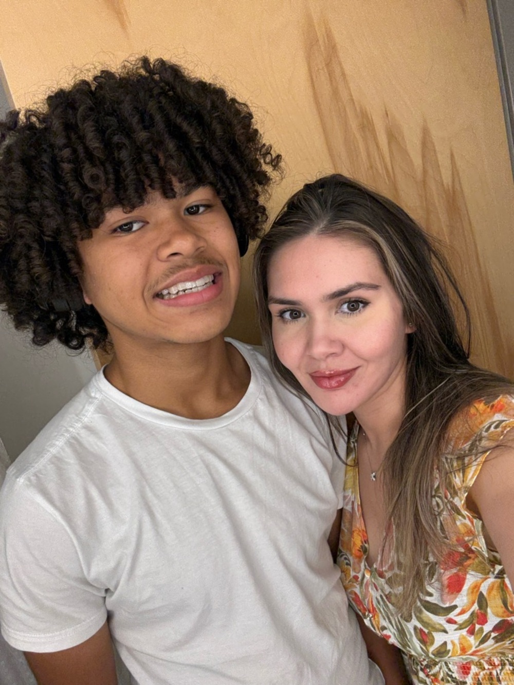 Meet your Posher, Kat - Picture 2 of 3